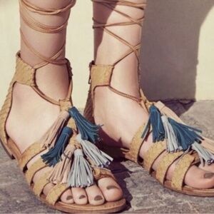 Steve Madden monrowe tassel gladiator sandals size 8.5